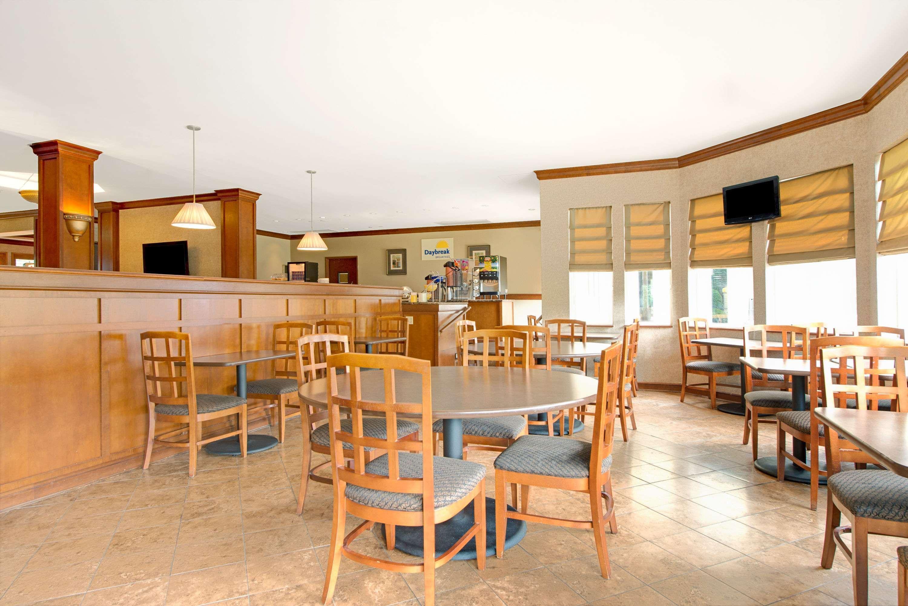 Days Inn By Wyndham St. Louis/Westport Mo Maryland Heights Esterno foto