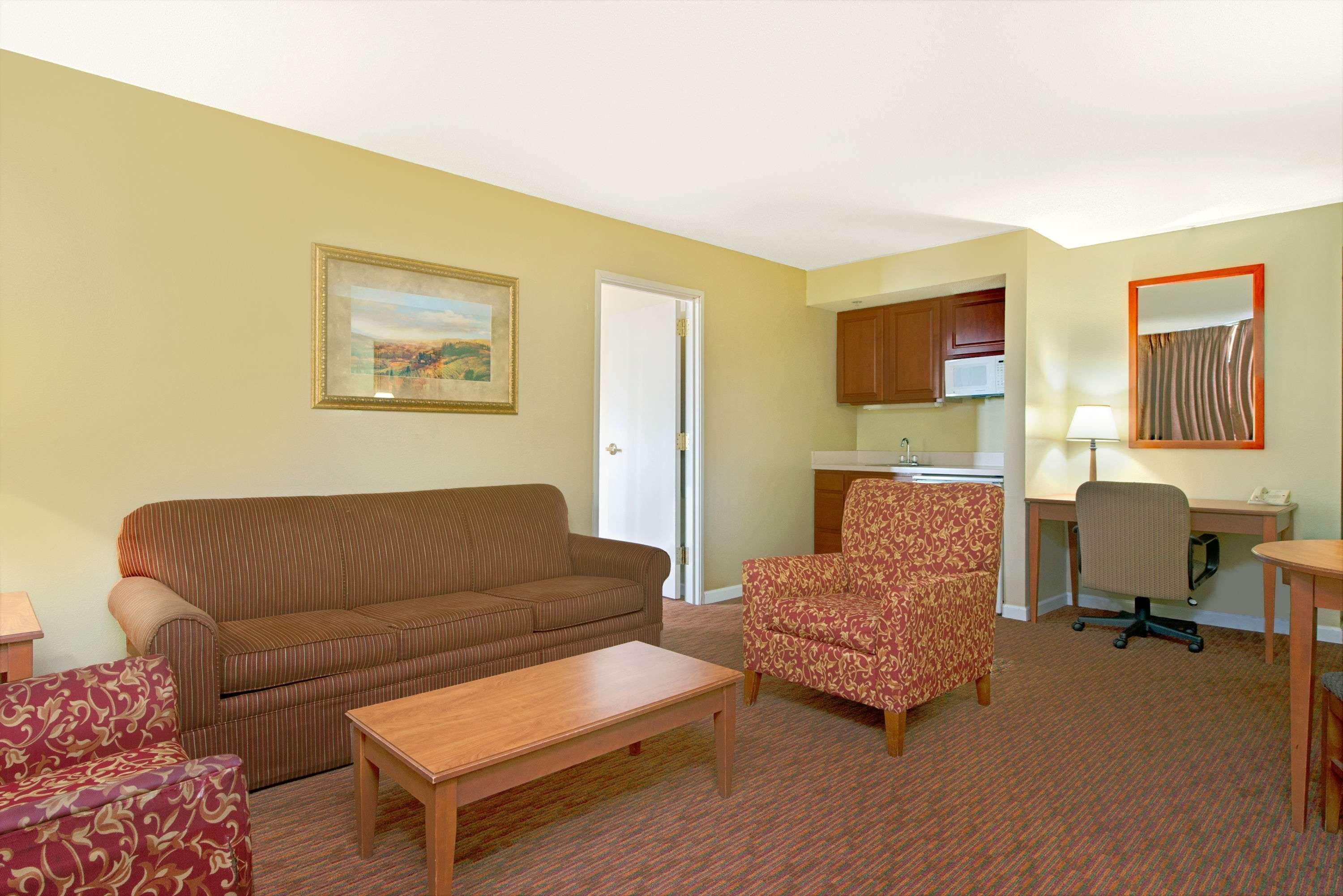 Days Inn By Wyndham St. Louis/Westport Mo Maryland Heights Esterno foto